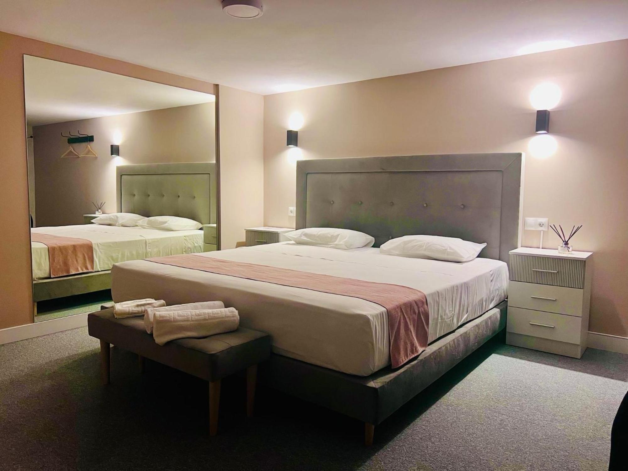 Rooms Luxury Мадрид Экстерьер фото